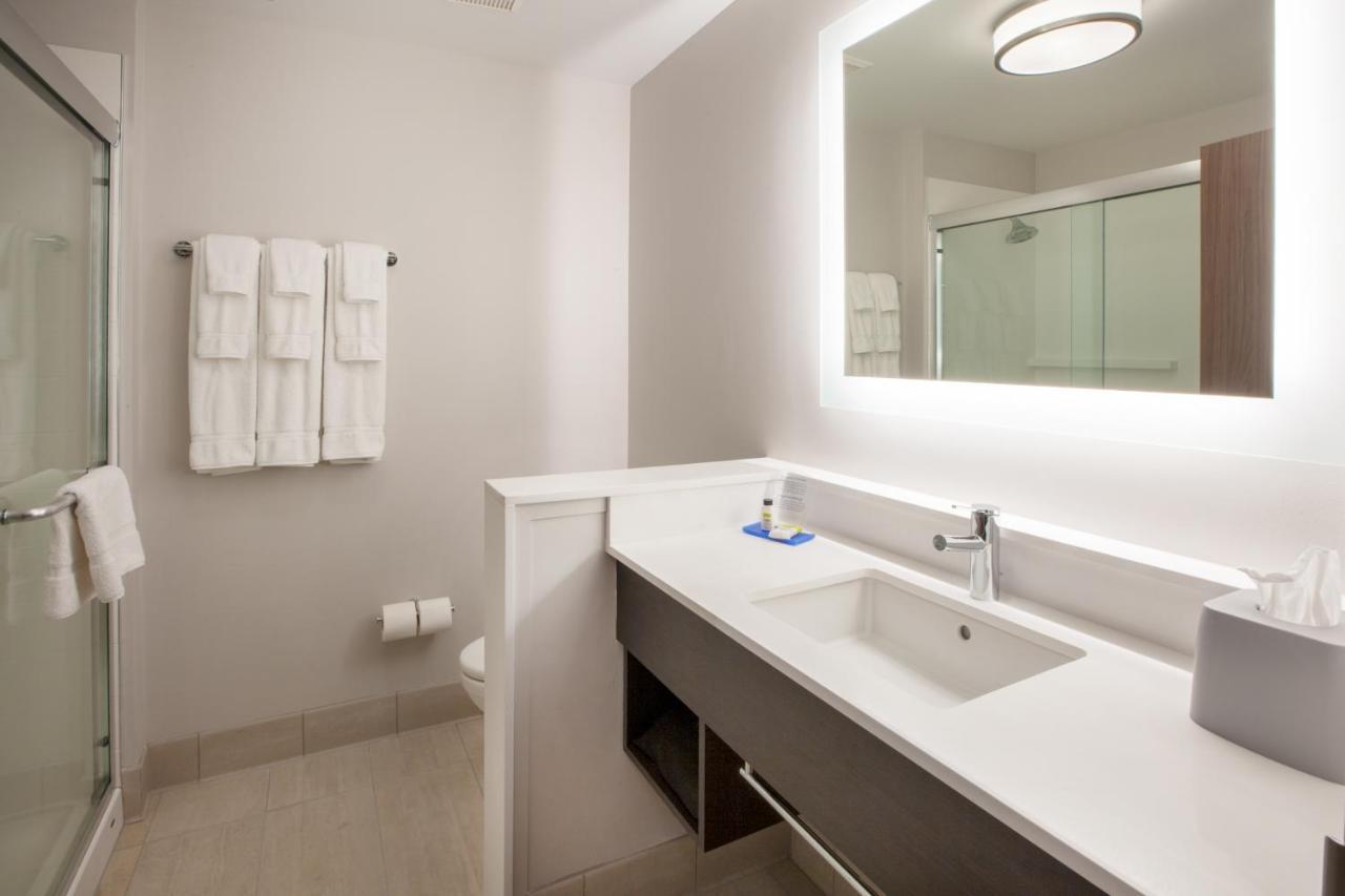 Holiday Inn Express & Suites - Bullhead City By Ihg Bagian luar foto