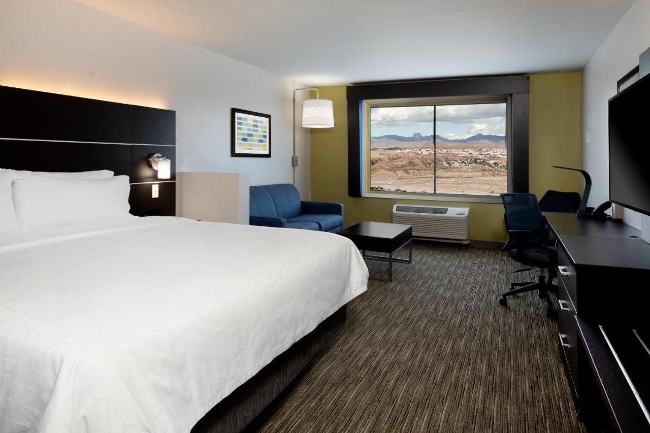 Holiday Inn Express & Suites - Bullhead City By Ihg Bagian luar foto