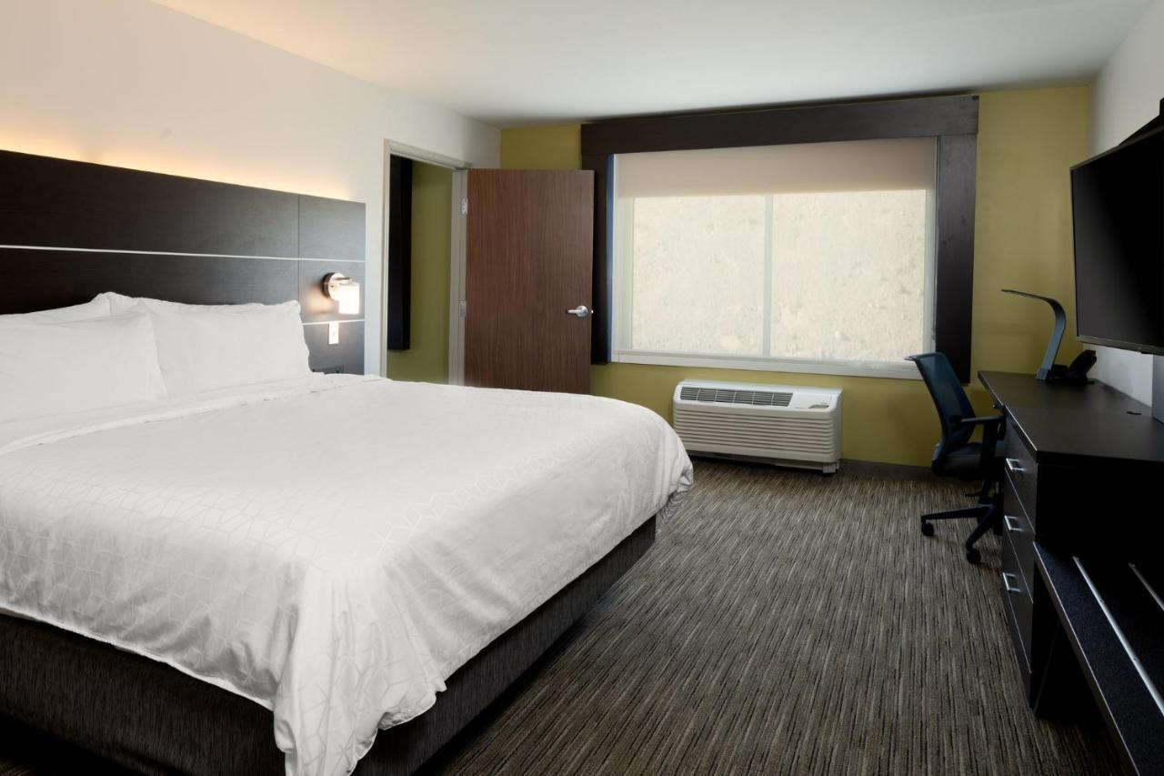 Holiday Inn Express & Suites - Bullhead City By Ihg Bagian luar foto
