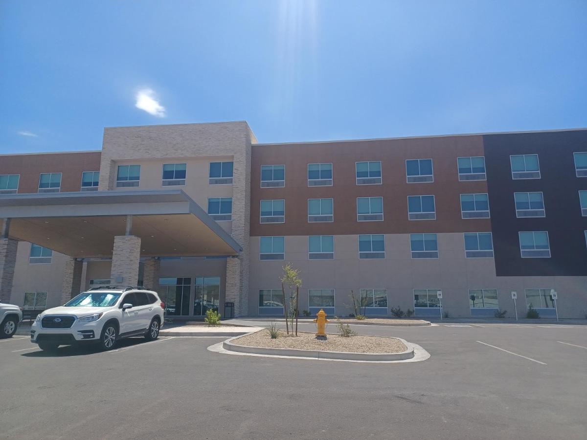 Holiday Inn Express & Suites - Bullhead City By Ihg Bagian luar foto